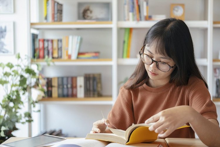 học tiếng anh qua các tài liệu bổ ích